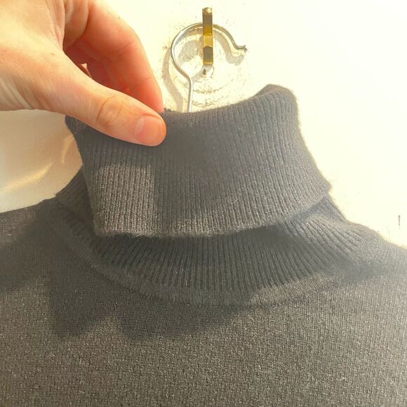 Garnet Hill M Women 100% Cashmere Turtleneck Sweater Black Classic Old Money Lux - Picture 10 of 14